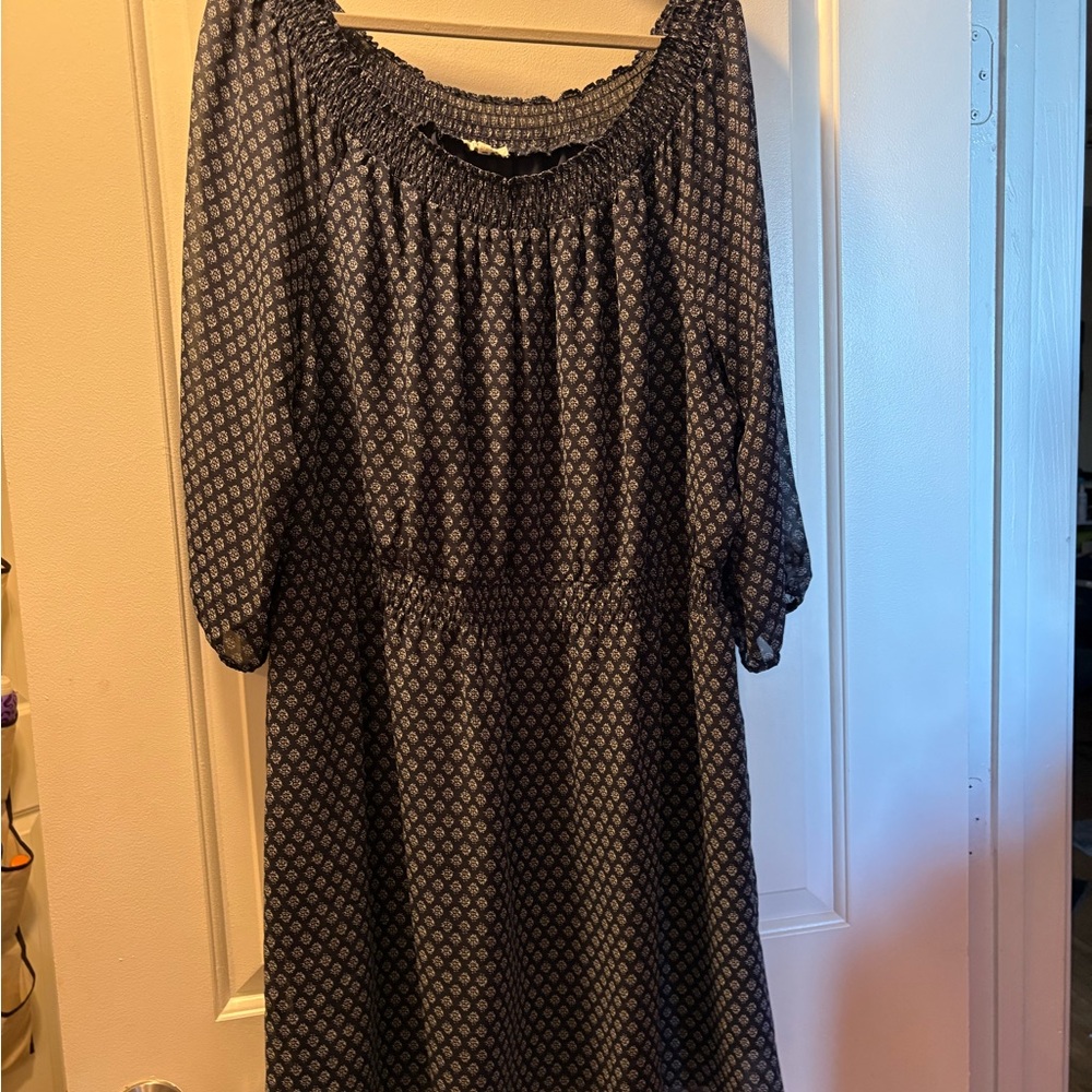 Elegant Navy Patterned Dress
